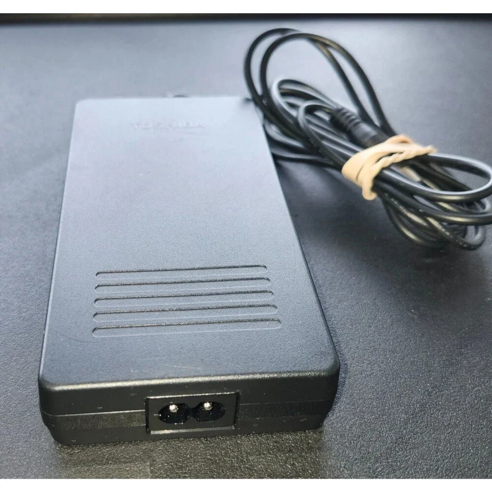 Genuine Toshiba PA2444U PA3048U-1ACA PA3282U-1ACA Power Adapter 15V 4A 60W OEM